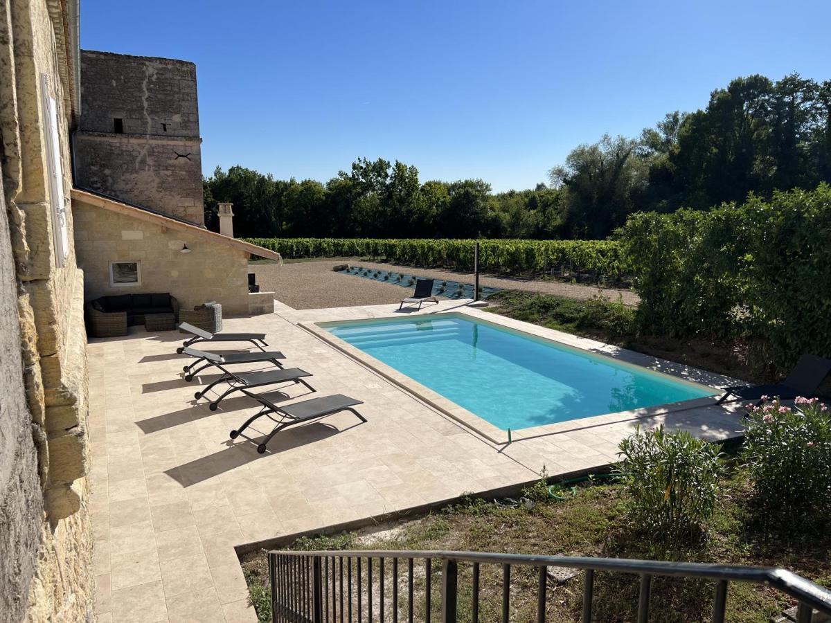 Gîte avec piscine, Château de Lescours, St-Émilion Saint-Sulpice-de-Faleyrens Extérieur photo